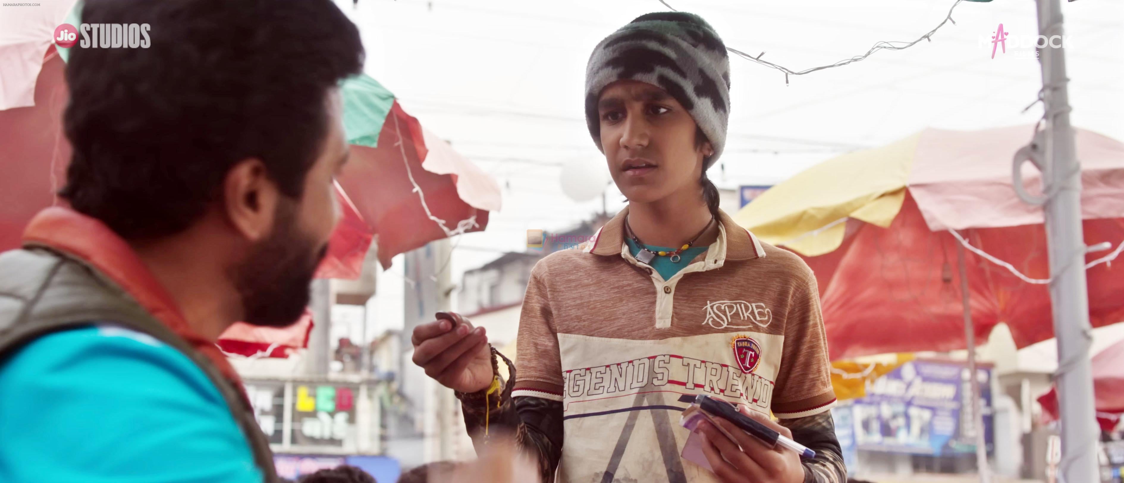 Zara Hatke Zara Bachke Movie Stills